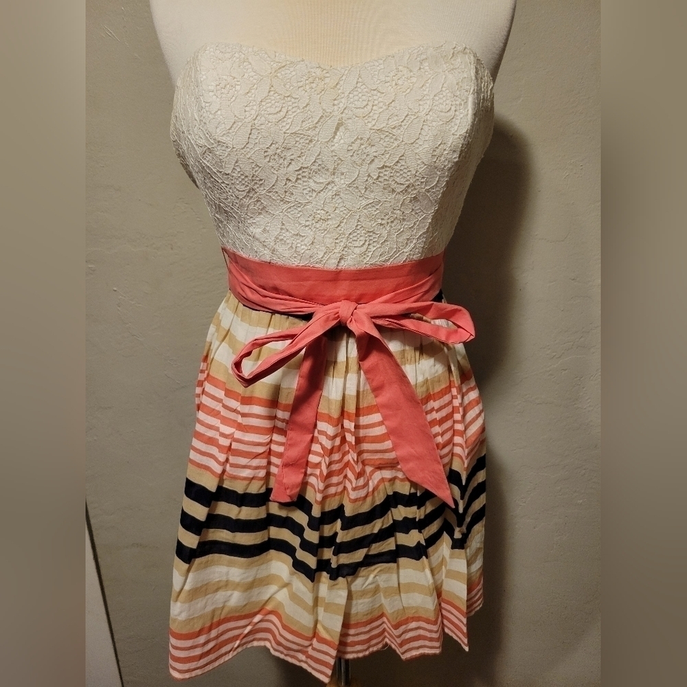 Strapless dress
